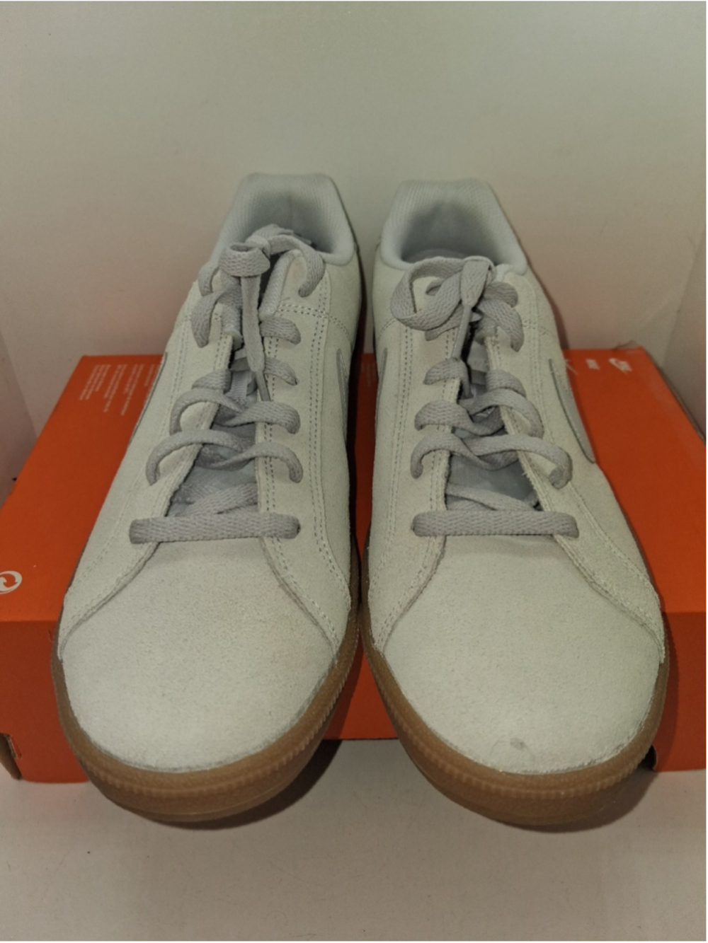 Nike Women's Court Royale Suede Platinum Gum Casual Shoes Trainers New Size 12 - Picture 3 of 9